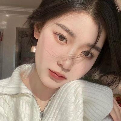 裸女游城